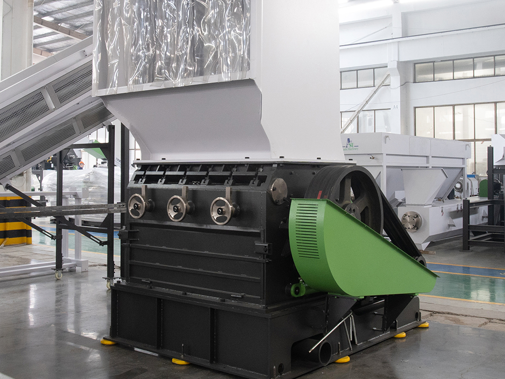 Some Useful Tips for Maintaining Your Plastic Crusher