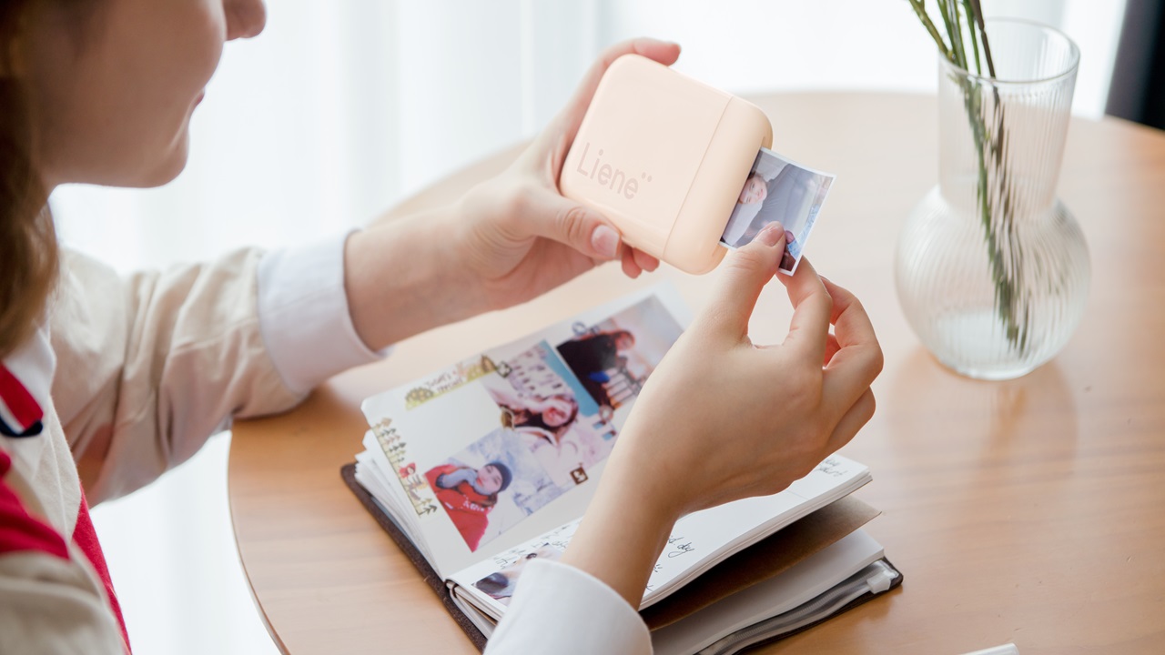 Using Portable Photo Printers to Capture Unforgettable Moments for Future