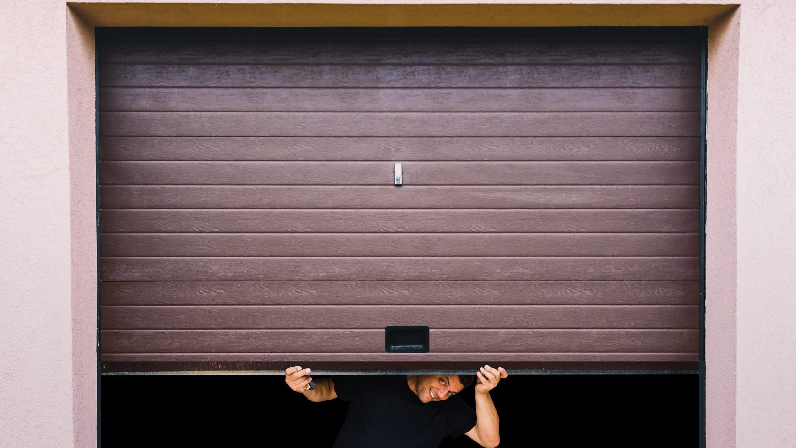Tips to Consider When Choosing a Garage Door