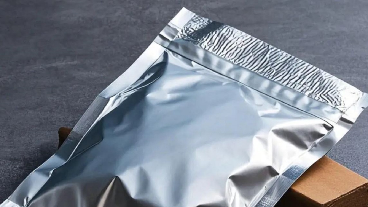 How Companies Can Benefit from Silver Mylar Bag Insulation for Temperature-Sensitive Goods