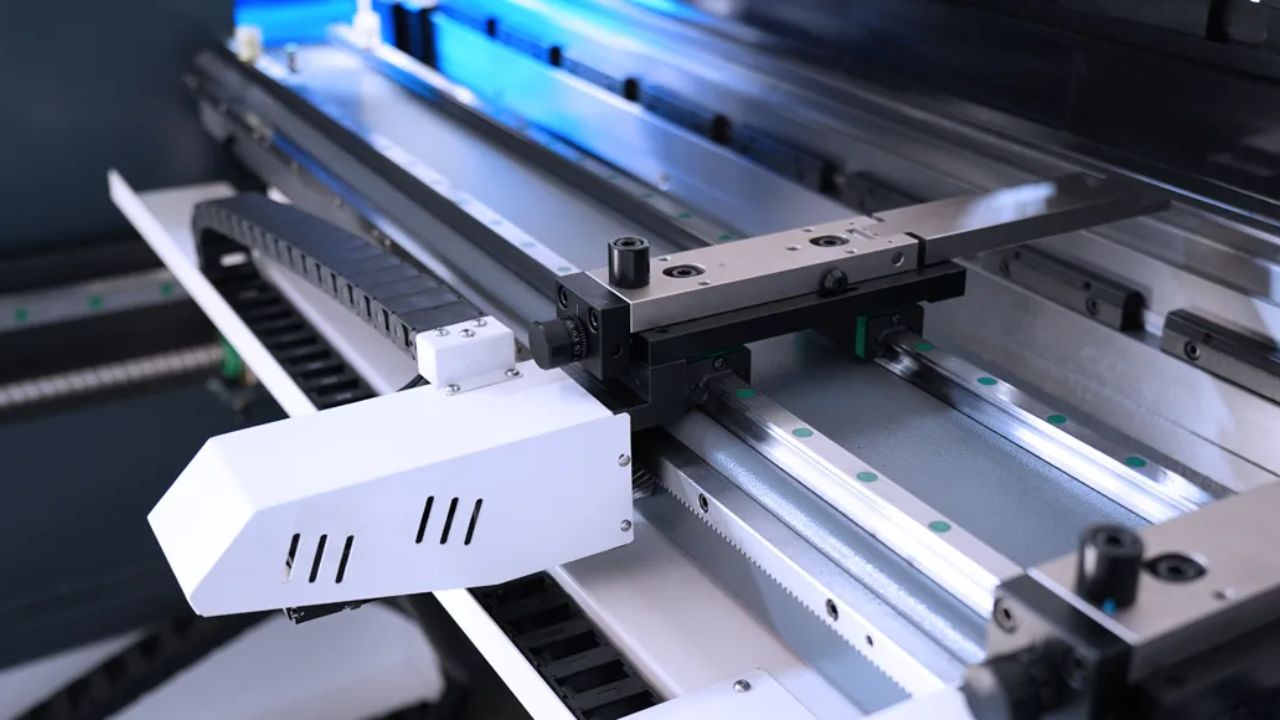 4-Axis or 6-Axis? How to Choose the Right Press Brake Axis Configuration