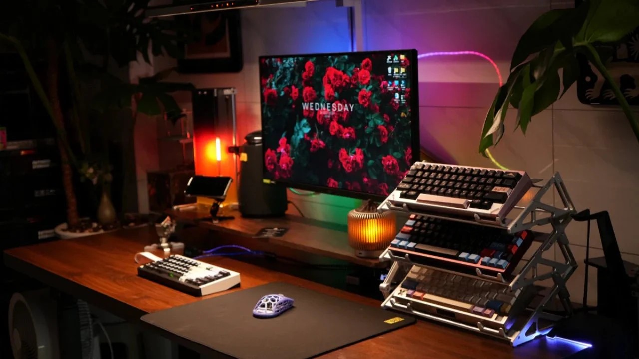 Clean Aesthetic Desk Setup Ideas for Creators and Students